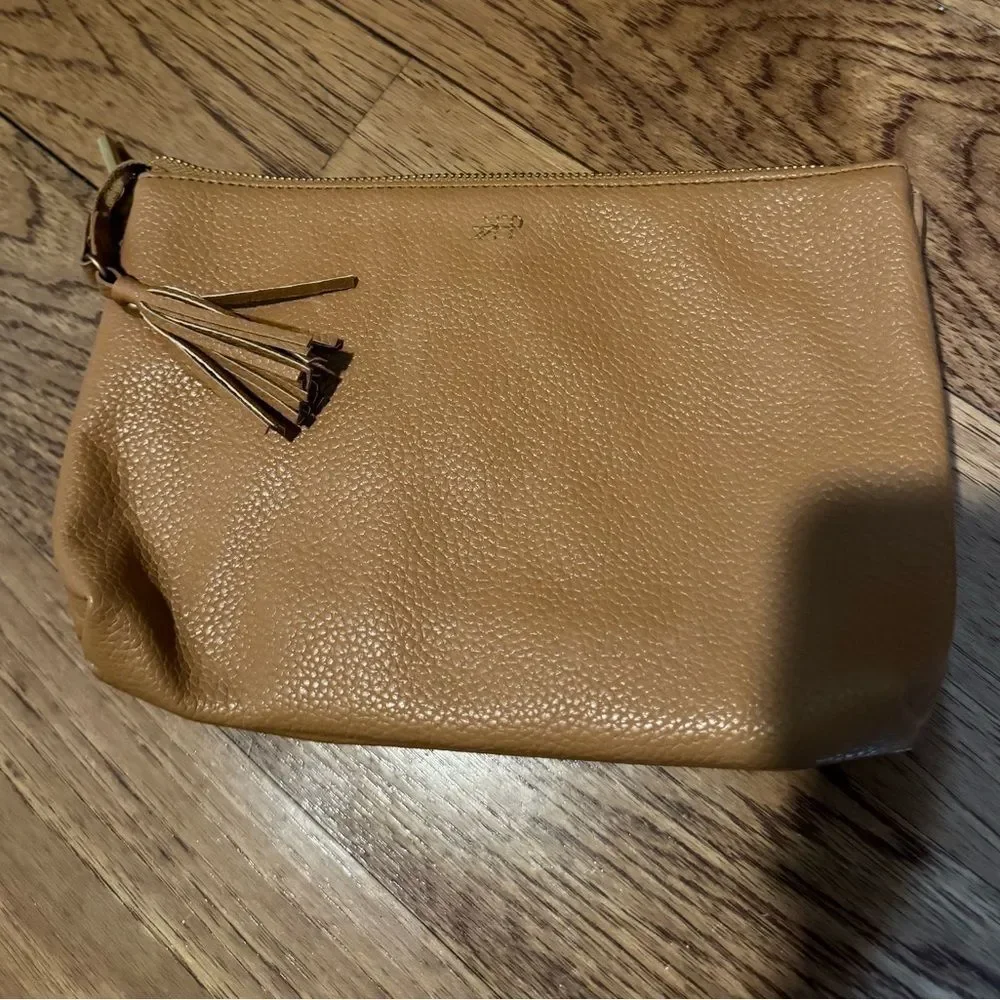 98. FRESHLY PICKED classic zip pouch butterscotch